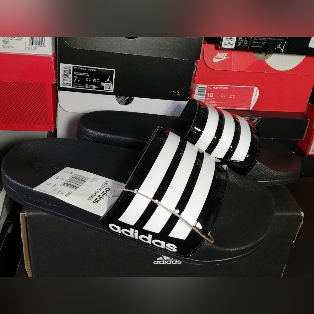 ADIDAS ADILETTE PATENT UNISEX WOMEN'S US SIZE 11/ MEN'S US SIZE 9.5 NEW IN BOX
